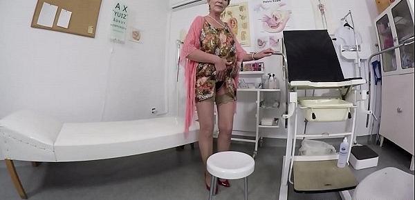  hairy mom waiting for the doctor